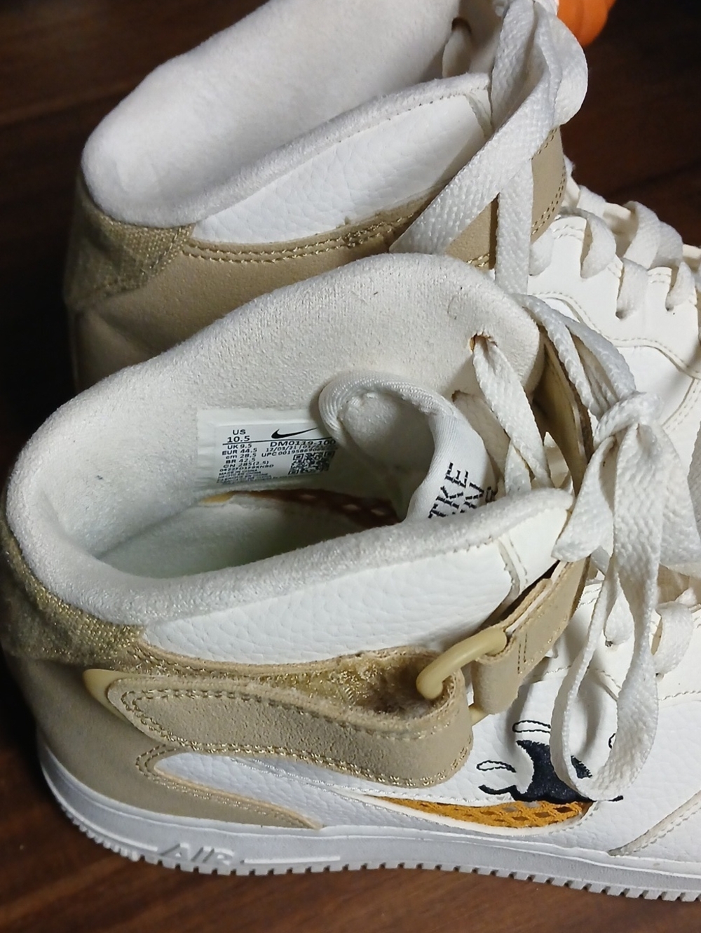 Gently Used 10.5 Nike Air Men's White and Beige High-Top Sneakers